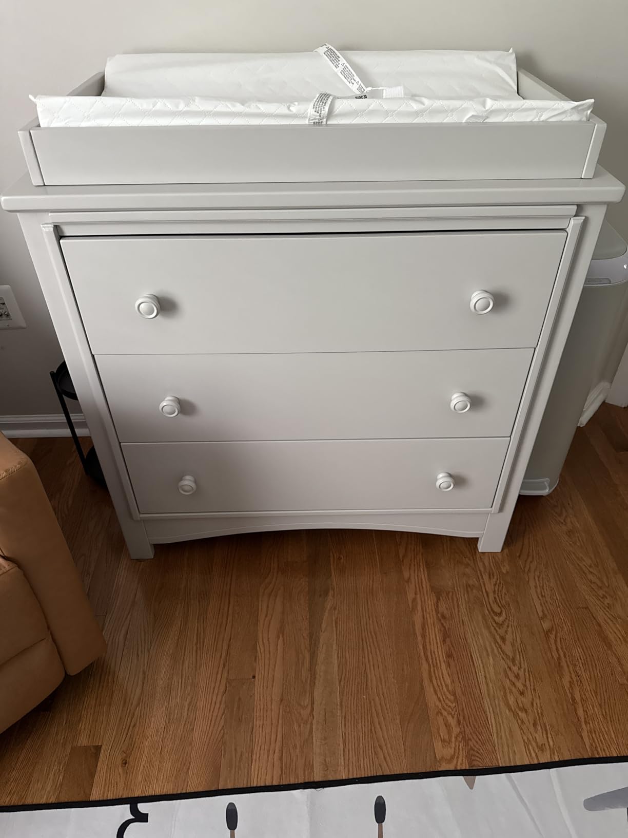 Delta Children Perry 3 Drawer Dresser with Changing Top and Interlocking Drawers, Walnut Espresso customer photo 1