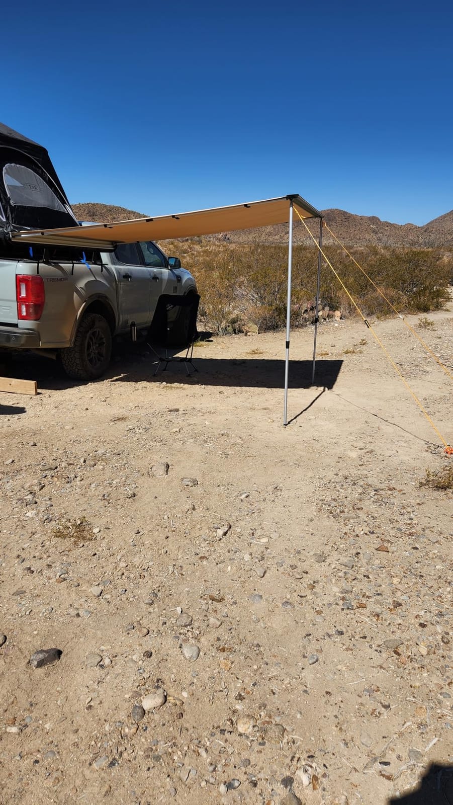 JOYTUTUS Vehicle Awning 6.6'x8.2' Roof Rack Pull-Out Sun Shade UV50+, Weatherproof 4x4 Side Sunshade for Camping, Car Awning with Adjustable Hardware, Quick Set-up, Compatible with SUV/Truck/Van/Jeep customer photo 1