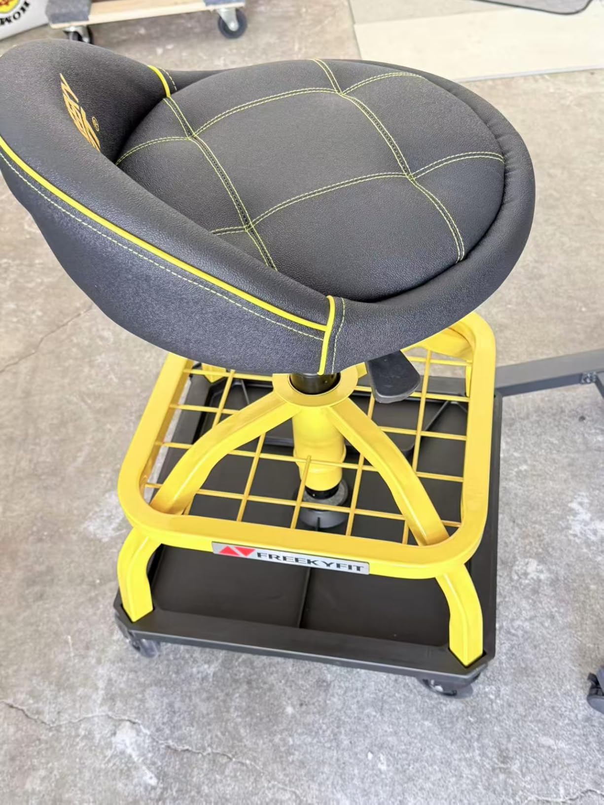 Rolling Shop Stool with Wheels, Garage Work Mechanic Stool with Backrest, Roller Mechanic Chair, Adjustable Height, 360° Swivel, Tool Tray Storage, 330 LBS Capacity, Heavy Duty, Yellow customer photo 1