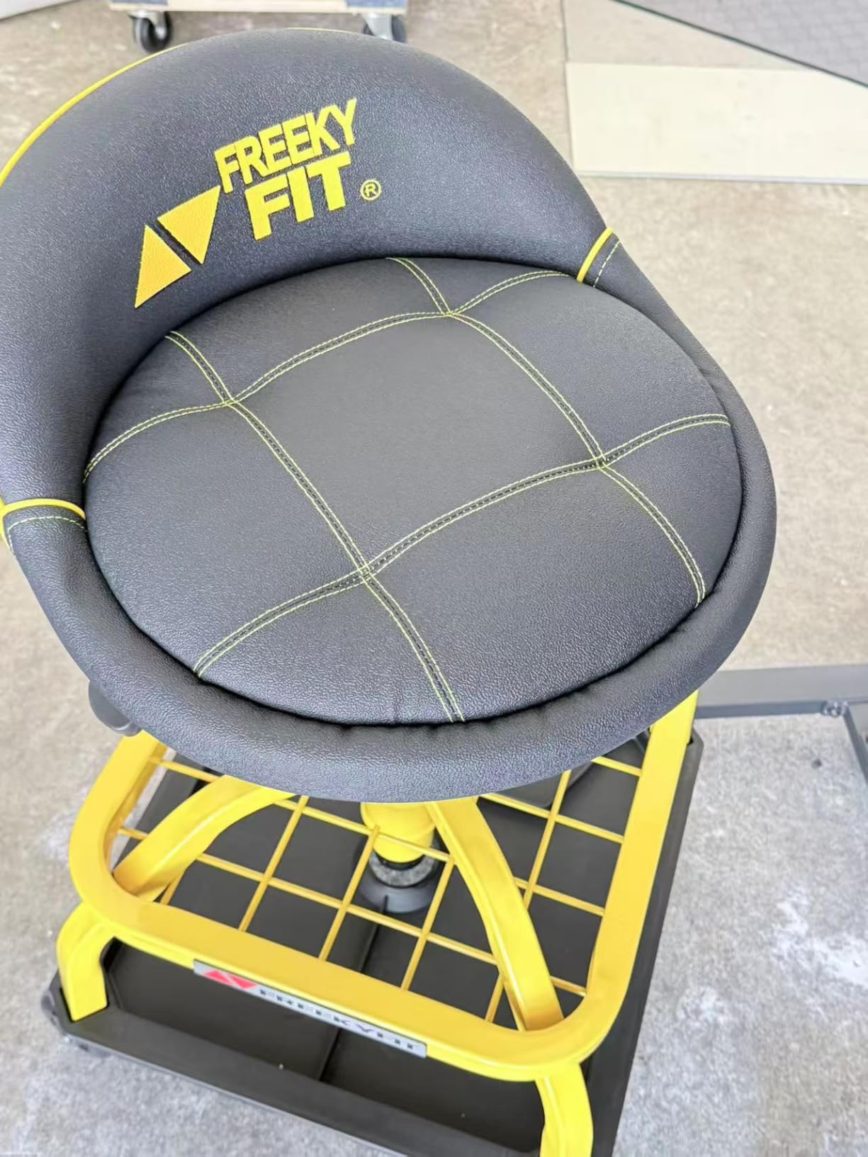Rolling Shop Stool with Wheels, Garage Work Mechanic Stool with Backrest, Roller Mechanic Chair, Adjustable Height, 360° Swivel, Tool Tray Storage, 330 LBS Capacity, Heavy Duty, Yellow customer photo 2