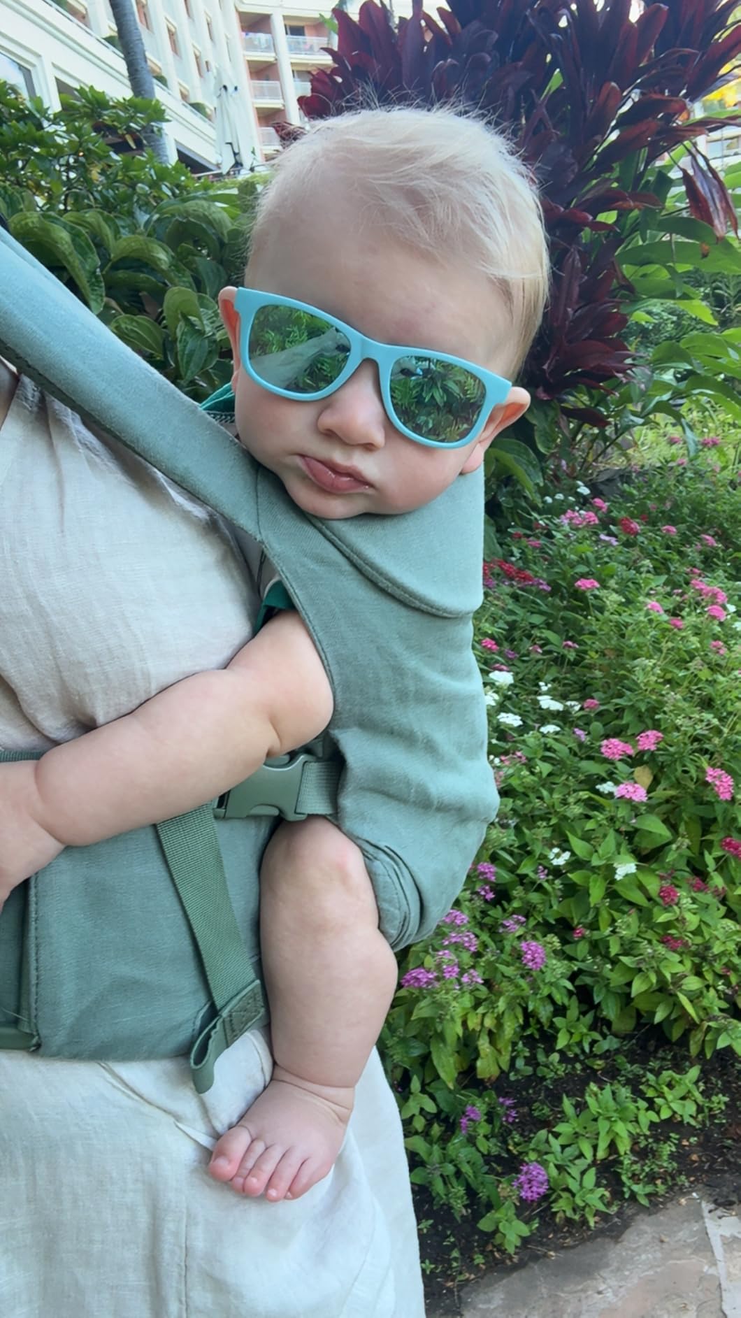 WildBird - Aerial Buckle Carrier - 2-24 Months - Standard (XS-XL) Raven - Front or Back Carry - Cross Straps, Lumbar Support, Headrest - Hip Healthy - Baby Carrier - Baby Essentials - New Mom Gifts customer photo 2