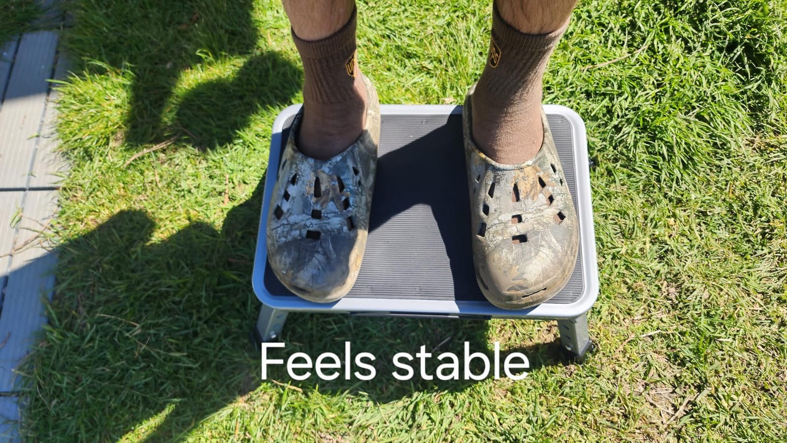 RV Step Stool Foldable 1-Step Ladder Sturdy Metal Stable Step Stool with a Non-Slip Platform Supports up to 500 lb with Non-Slip Rubber Feet, Easy to Carry customer photo 2