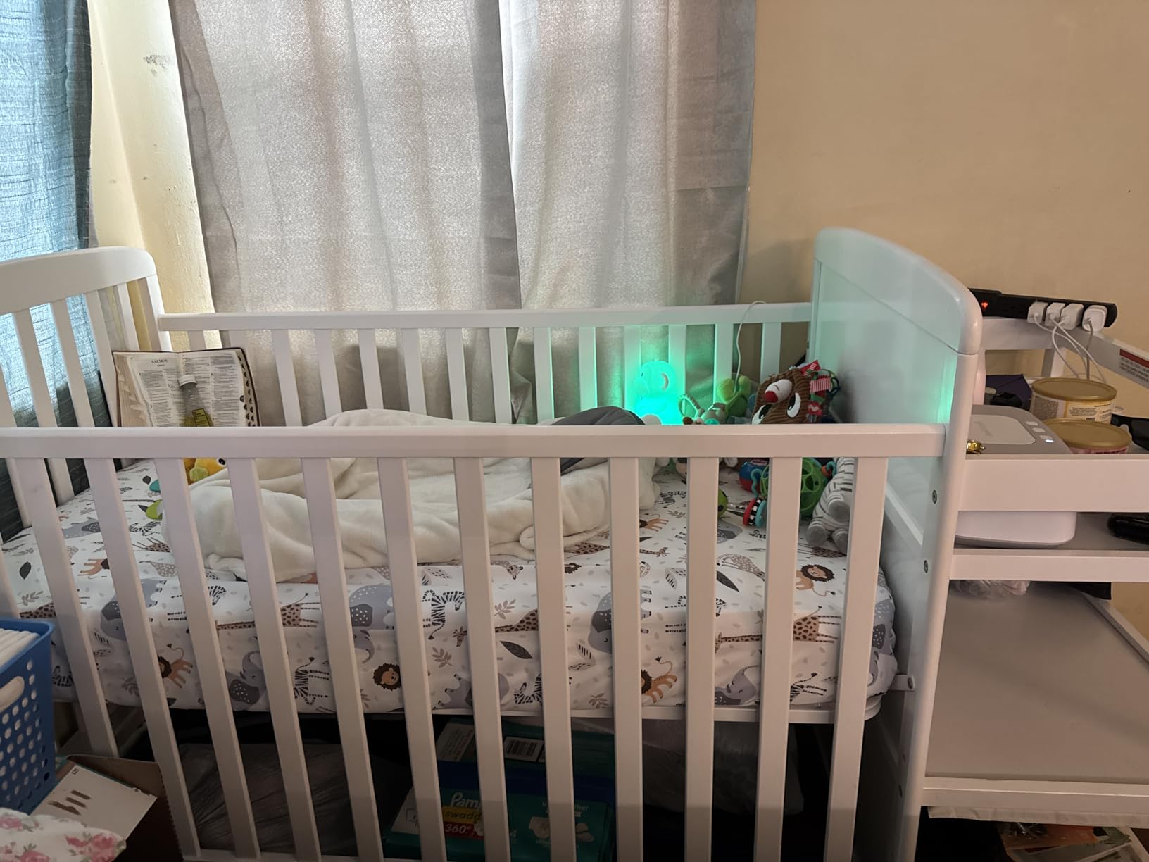 Dream On Me Anna 3-in-1 Convertible Crib and Changer, GREENGUARD Gold customer photo 2