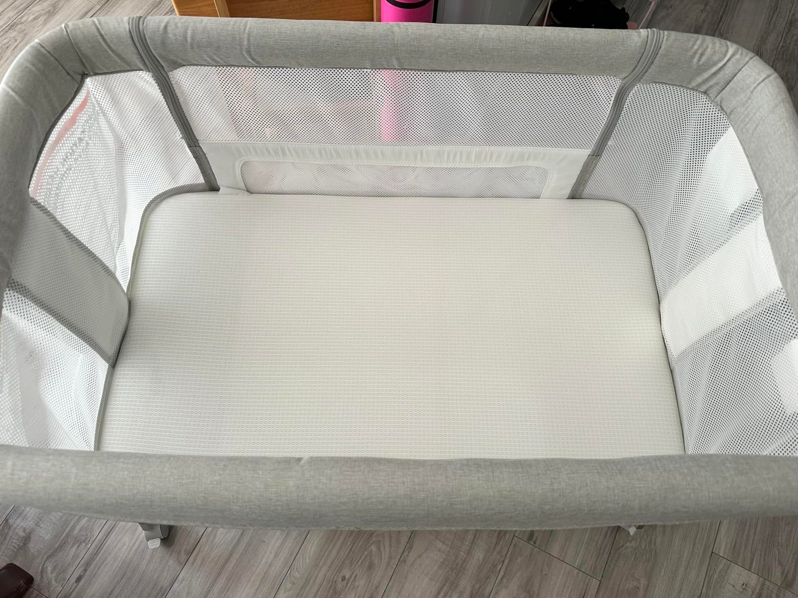 GROWNSY 5-in-1 Baby Bassinet Bedside Sleeper with Gentle Manual Rocking customer photo 1