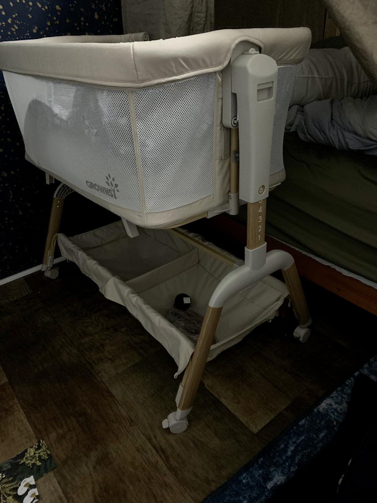 GROWNSY 5-in-1 Baby Bassinet Bedside Sleeper with Gentle Manual Rocking customer photo 2